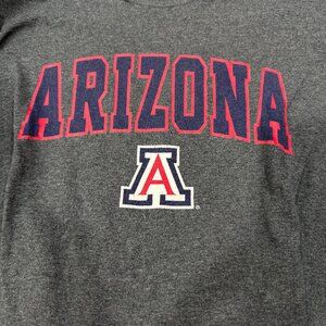 University of Arizona Gray Tshirt M Box 7